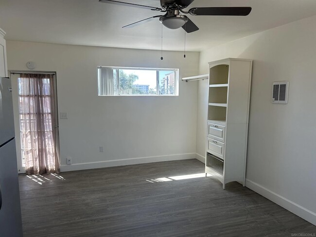 Building Photo - 3742 Sixth Ave