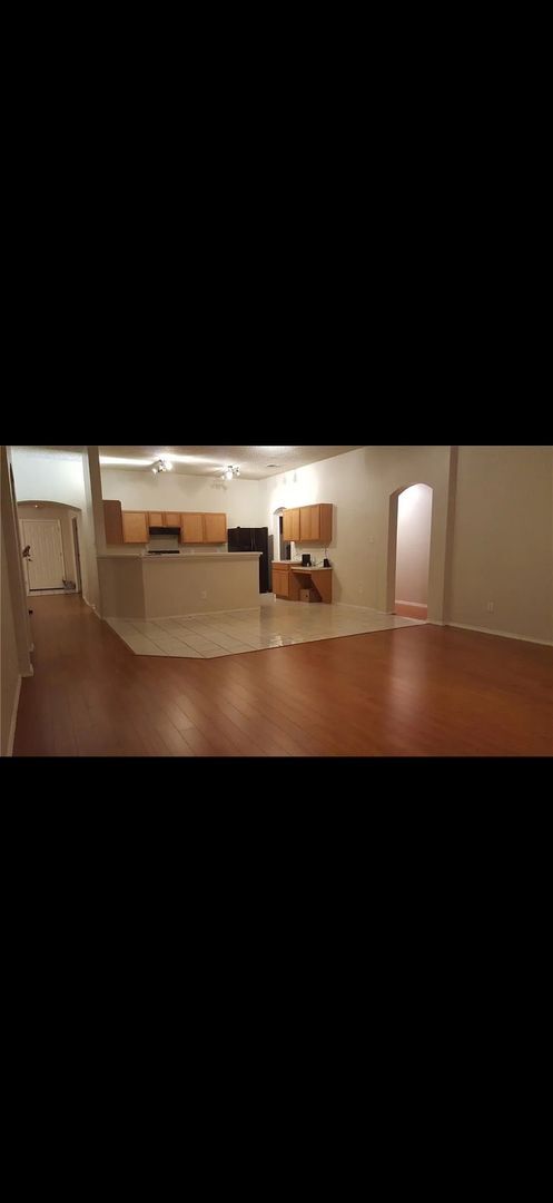Building Photo - Move In Ready