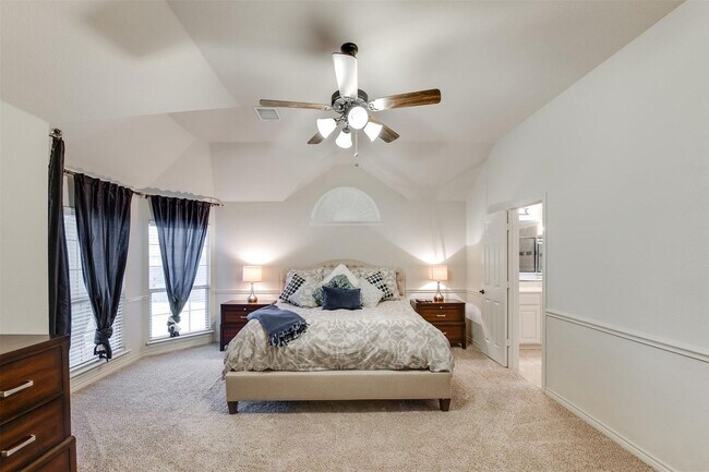 Building Photo - Spectacular Home! Come see Me!! I can be y...