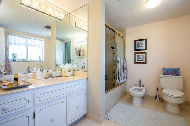 Building Photo - 4200 S Ocean Blvd