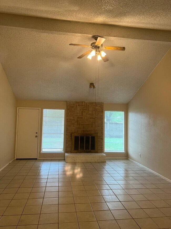 Building Photo - 6707 Loch Bruceray Dr