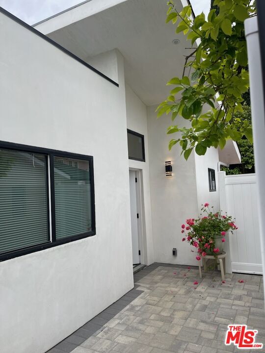Building Photo - 4524 Mammoth Ave
