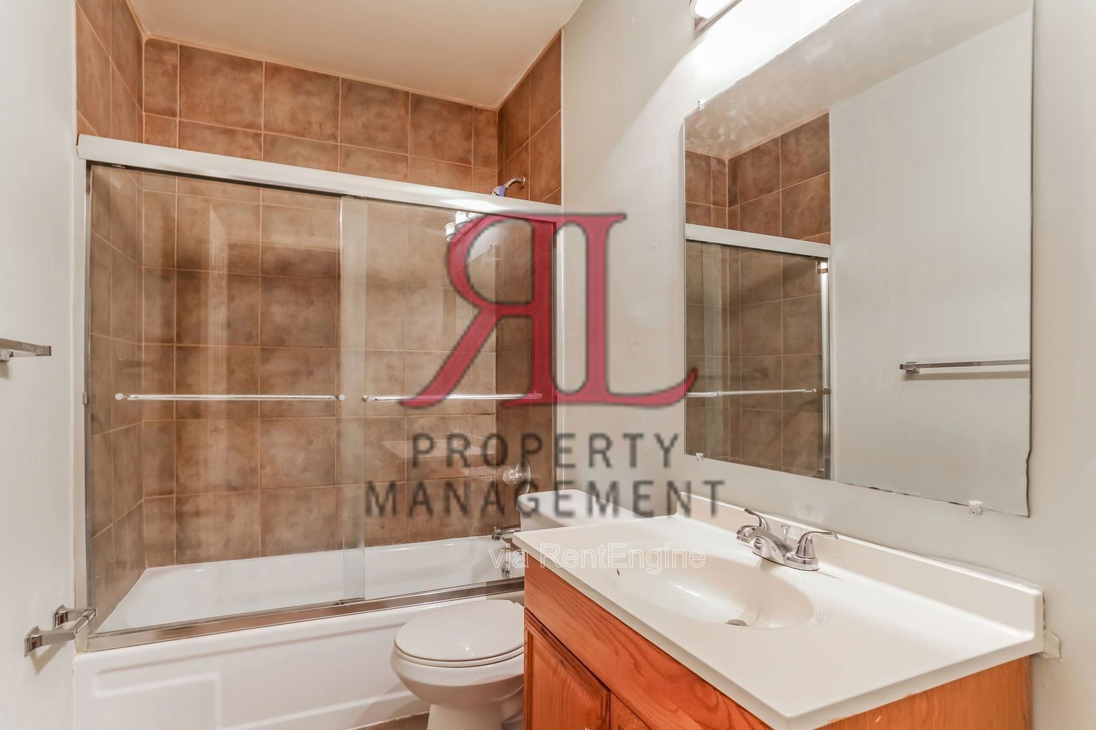 Building Photo - 821 Oak St