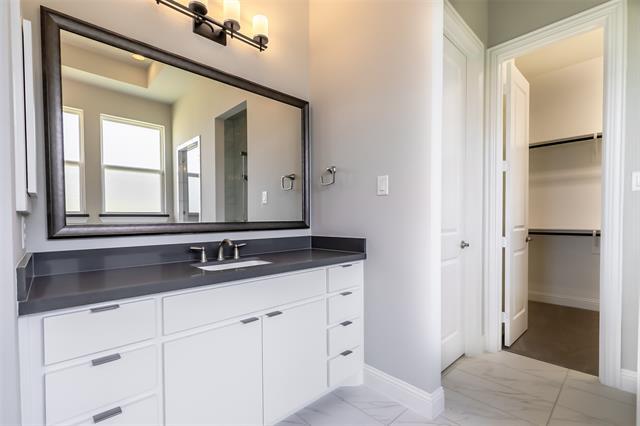 Building Photo - 8528 Pine Valley Dr