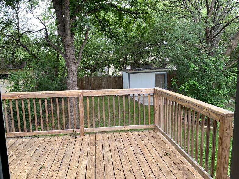 Building Photo - 2118 Burnet St