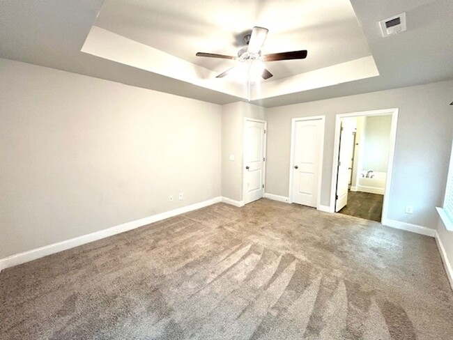 Building Photo - Beautiful 4 Bedroom 2 Bath Home! COMING SOON!