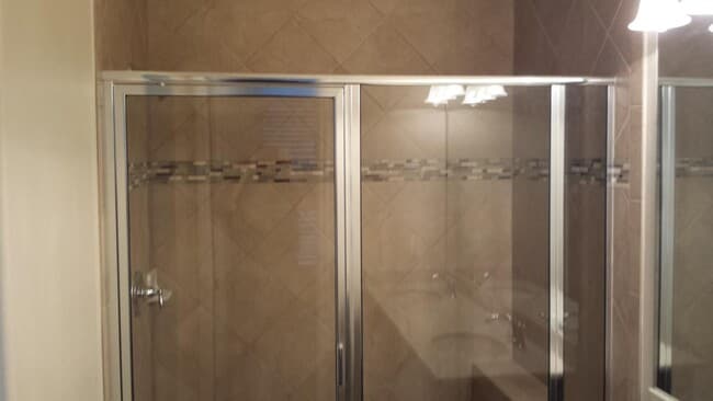 Building Photo - 3 Bed 2.5 Bath Tech Savy Corner Townhouse ...