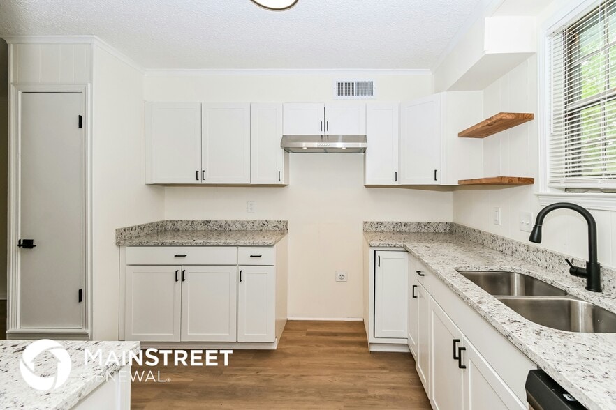 Building Photo - 3862 Kerwood Ave