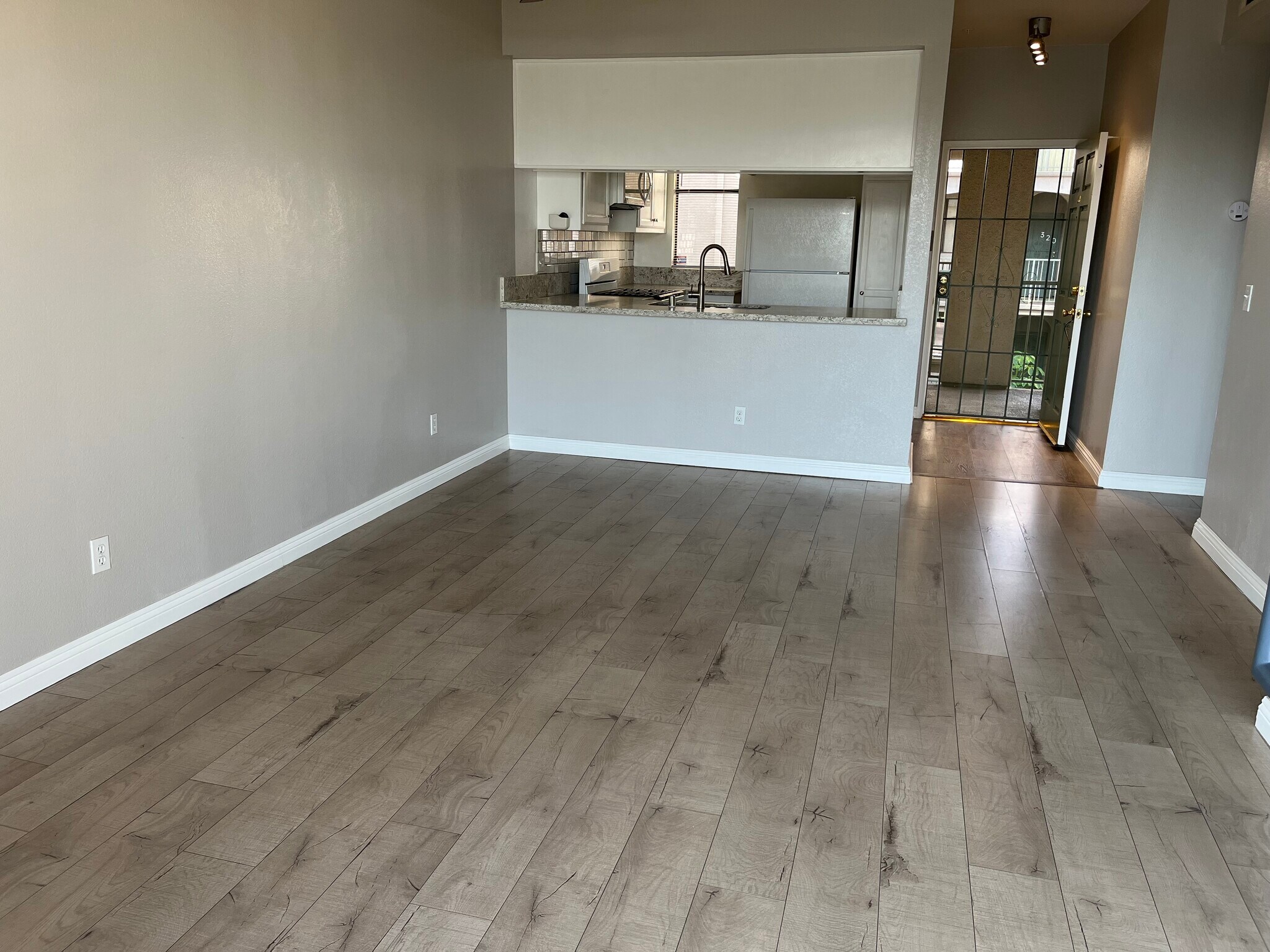 Building Photo - 555 Maine Ave