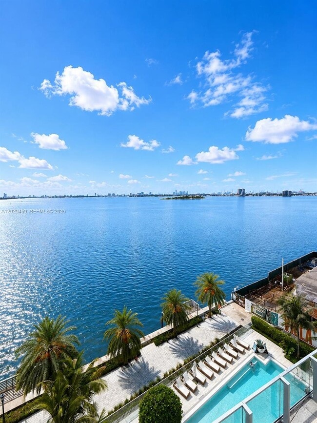 Building Photo - 2900 NE 7th Ave