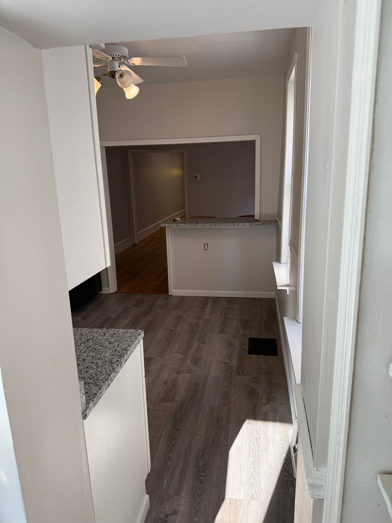 Building Photo - 5536 Ridge Ave