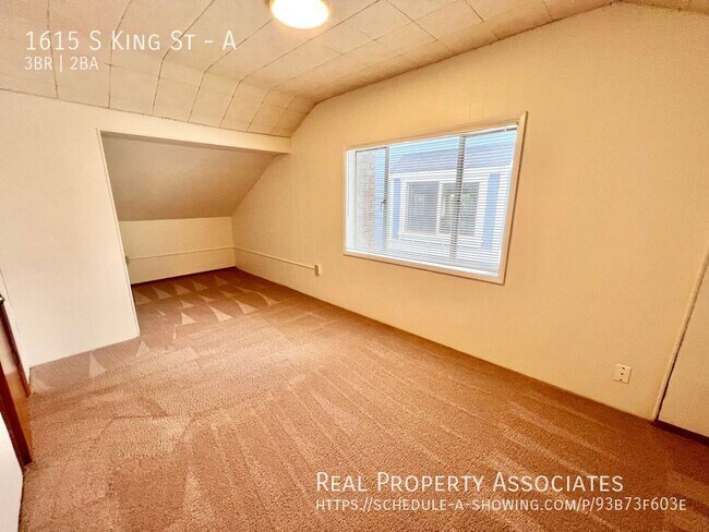 Building Photo - 1615 S King St