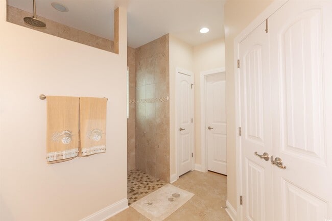 Building Photo - 1756 Orchard Dr