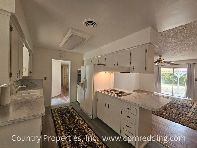 Building Photo - 3-Bedroom House on Corner Lot Available Now!