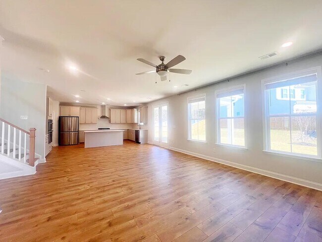 Building Photo - 1105 Cortland Vly