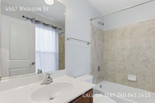 Building Photo - 4507 Madison St