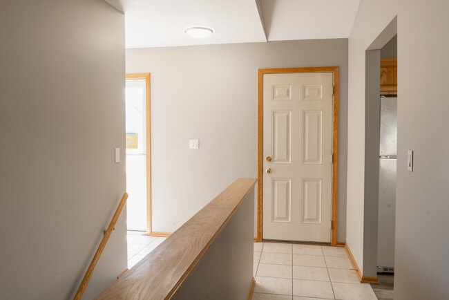 Building Photo - 7337 Collister Rd