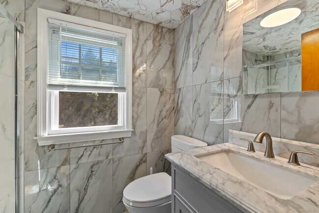 Building Photo - 67 Hicock Dr
