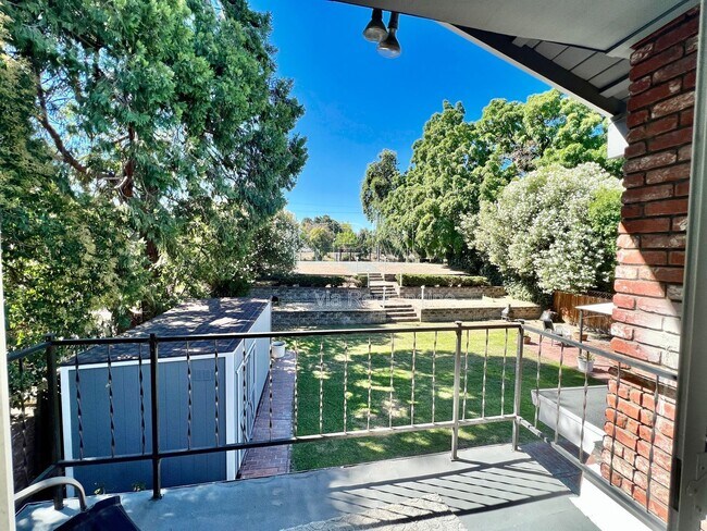 Building Photo - 2016 Canal Dr