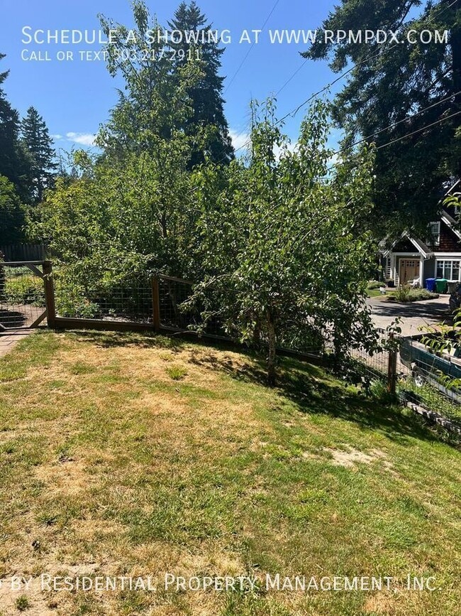 Building Photo - 4512 SW Fairvale Ct