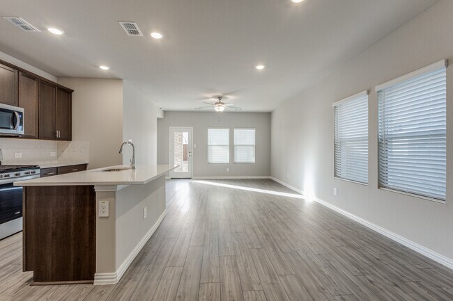 Building Photo - 209 Goosewood Dr