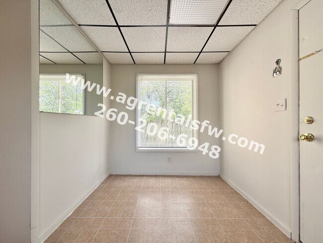 Building Photo - 2828 Raymond St