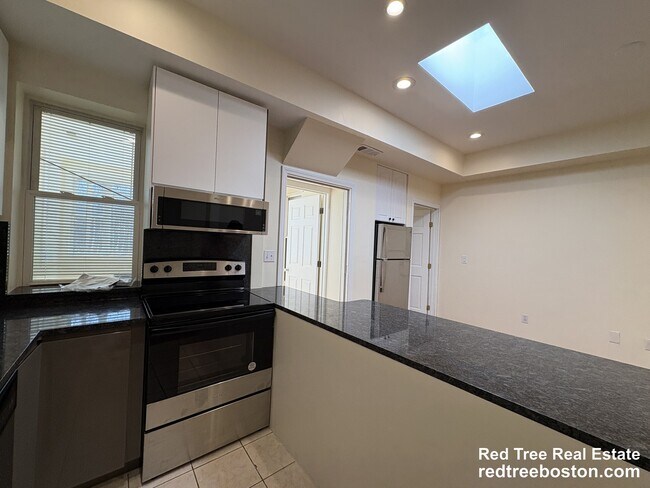 Building Photo - 1801 Beacon St