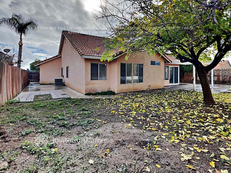 Building Photo - 25530 Black Walnut St