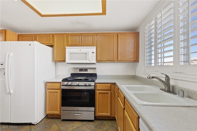 Building Photo - 833 Aspen Peak Loop