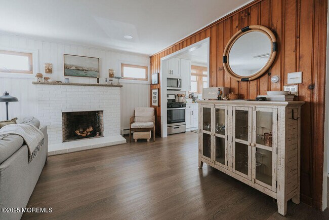 Building Photo - 35 12th Ave