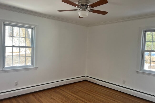 Building Photo - 195 Godwin Ave