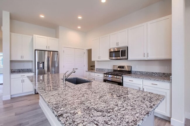 Building Photo - Luxury Paired Home in Golden!  3 bedrooms, 2.5 baths, 2-car garage!