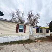 Building Photo - 842 Corinne Dr