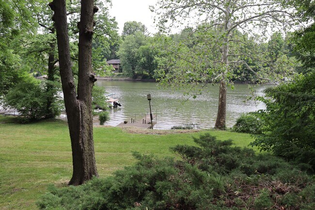 Building Photo - Move-In Special: 50% Off First Month’s Rent!-White River Access, Vaulted Ceilings, Natural Light,...