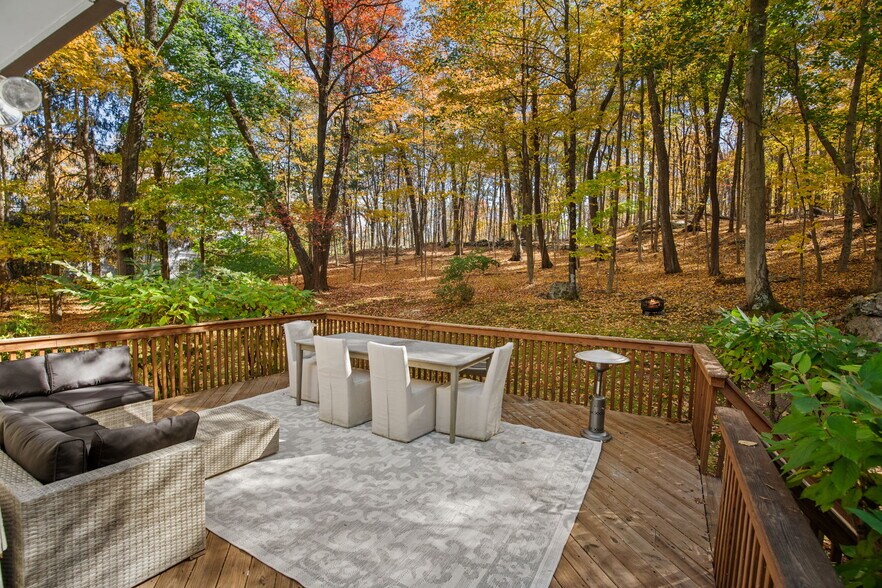 Building Photo - 341 Millwood Rd