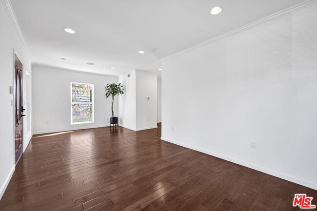 Building Photo - 2124 Reservoir St