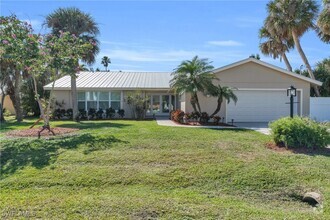 Building Photo - 3941 Coquina Dr