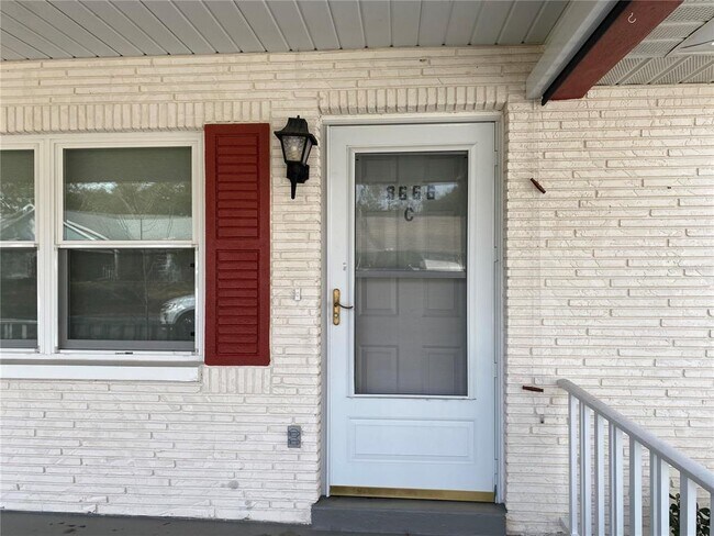 Building Photo - 8666 SW 92nd Ln