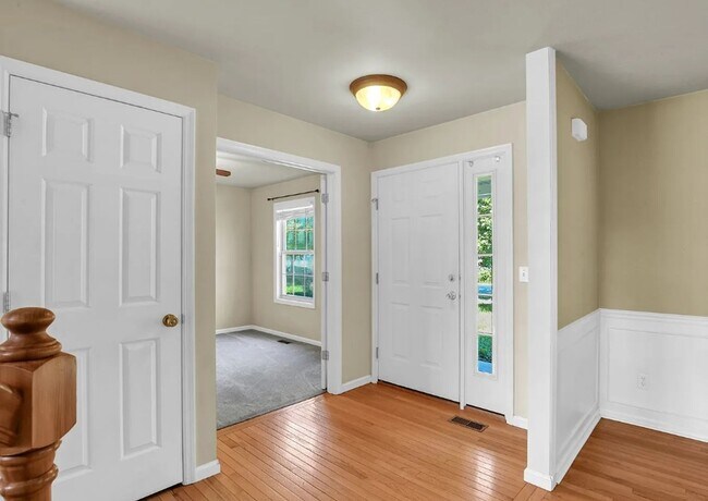 Building Photo - 709 Indigo Dr