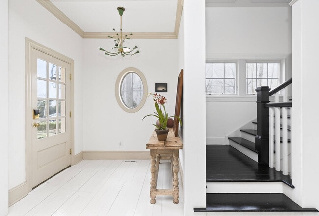 Building Photo - 147 Wainscott Harbor Rd