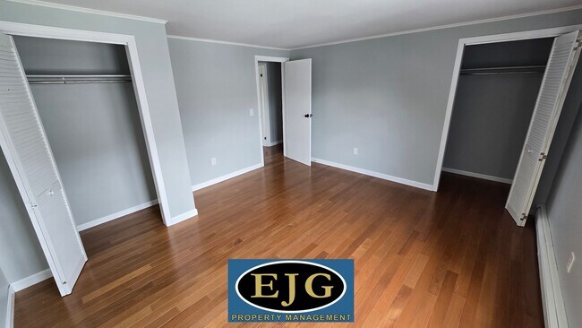 Building Photo - 158 Beech St