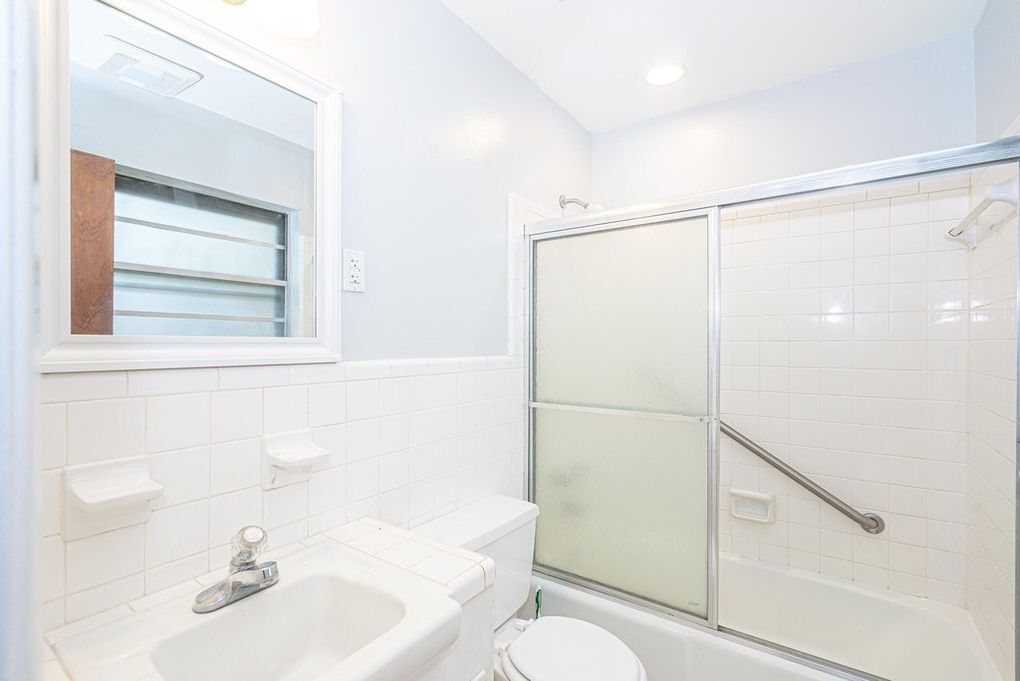 Master Bath - 722 Revere Ave