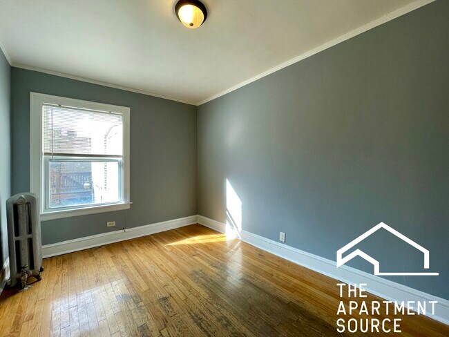 Building Photo - 2402 N Leclaire Ave