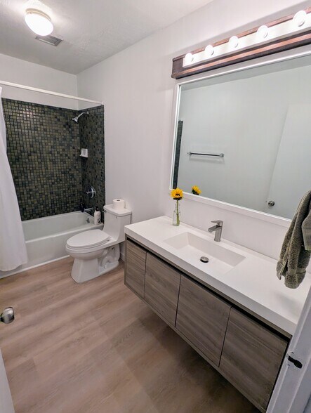 Building Photo - 1030 Aoloa Pl