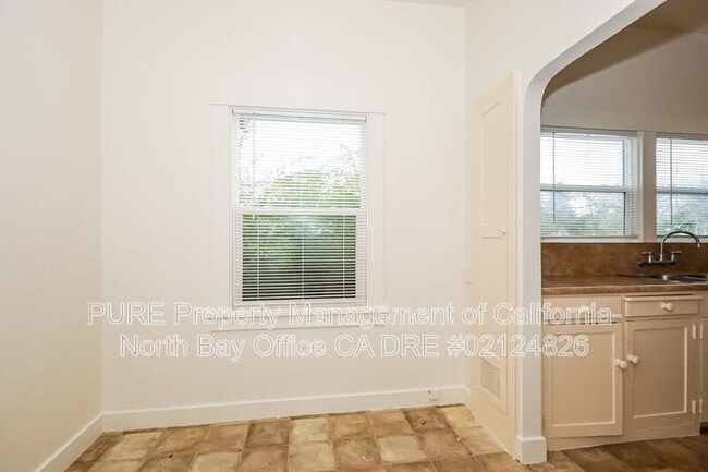 Building Photo - 73 Brookwood Ave