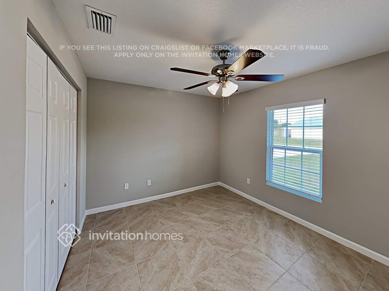 Building Photo - 1228 SE Navajo Ln