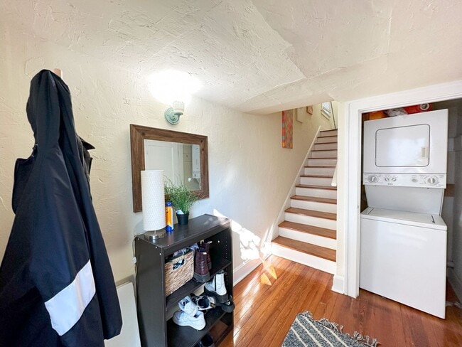 Building Photo - Margaret's Manor - 1 Bedroom, 1 Bathroom S...