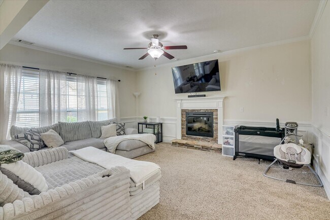 Building Photo - 2507 Kari Ln