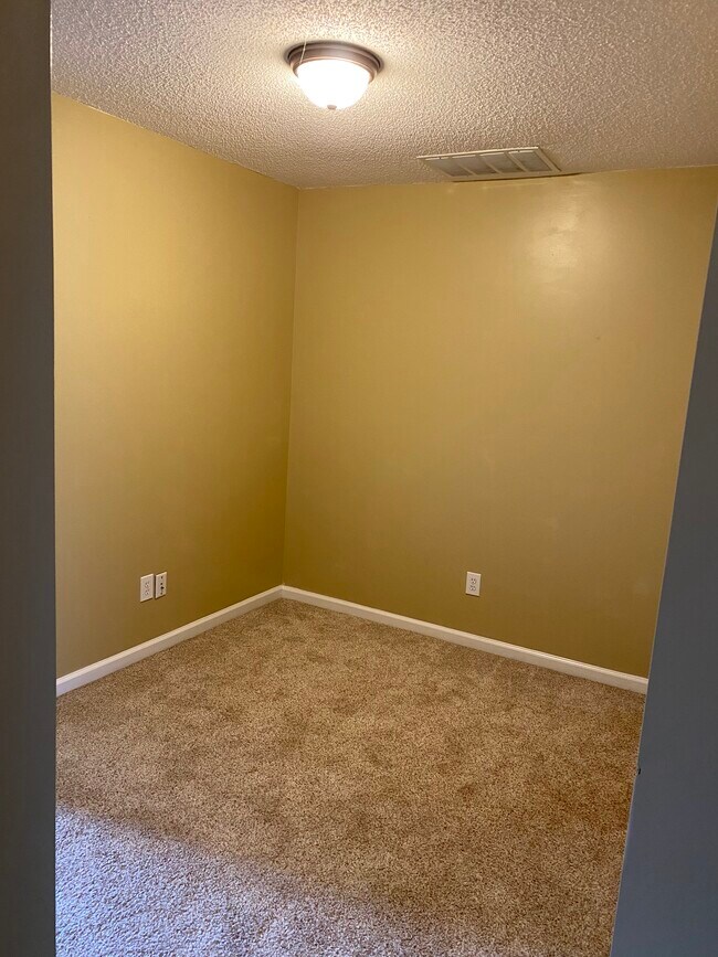 Building Photo - 125 Chastain Cir