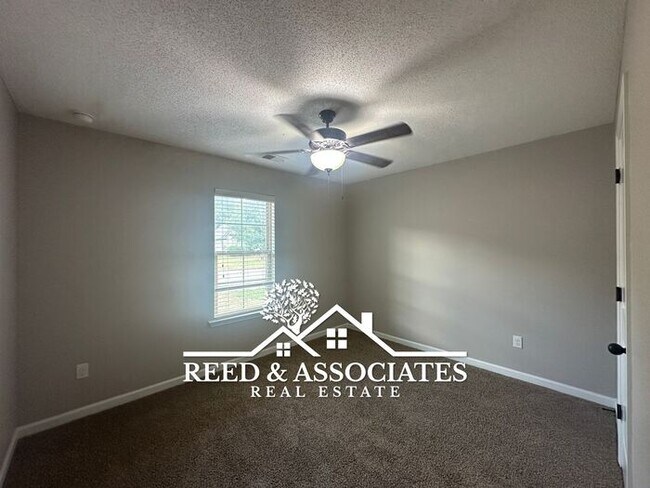 Building Photo - 4 Bedroom in Cordova!!